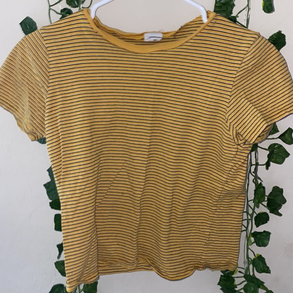 yellow striped t shirt